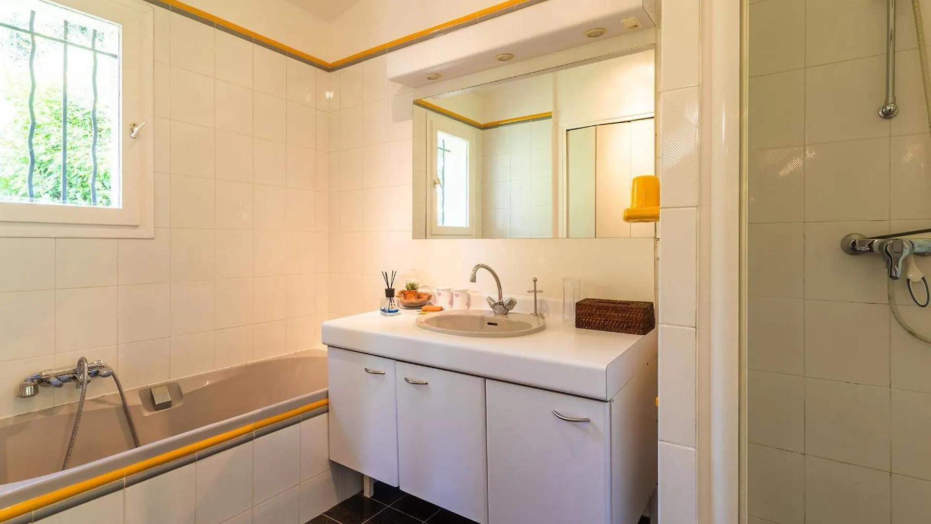 Villa Hatelma Vi4404 By Riviera Holiday Homes نيس